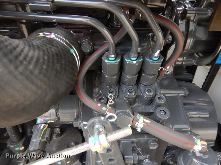 image for item HR9664 2019 Kubota B2401  MFWD tractor