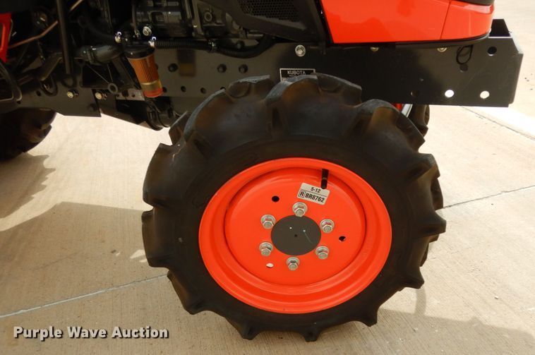 image for item HR9664 2019 Kubota B2401  MFWD tractor