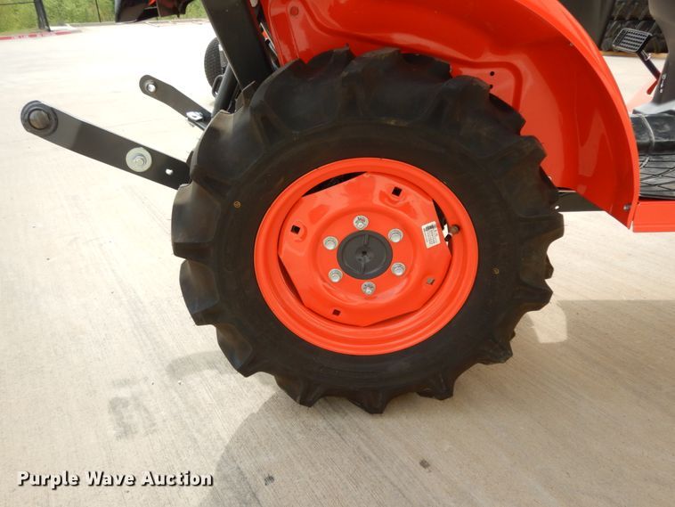 image for item HR9664 2019 Kubota B2401  MFWD tractor