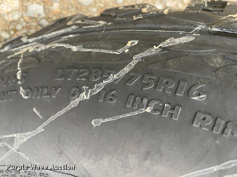 image for item IC9375 Ford 2120  tractor