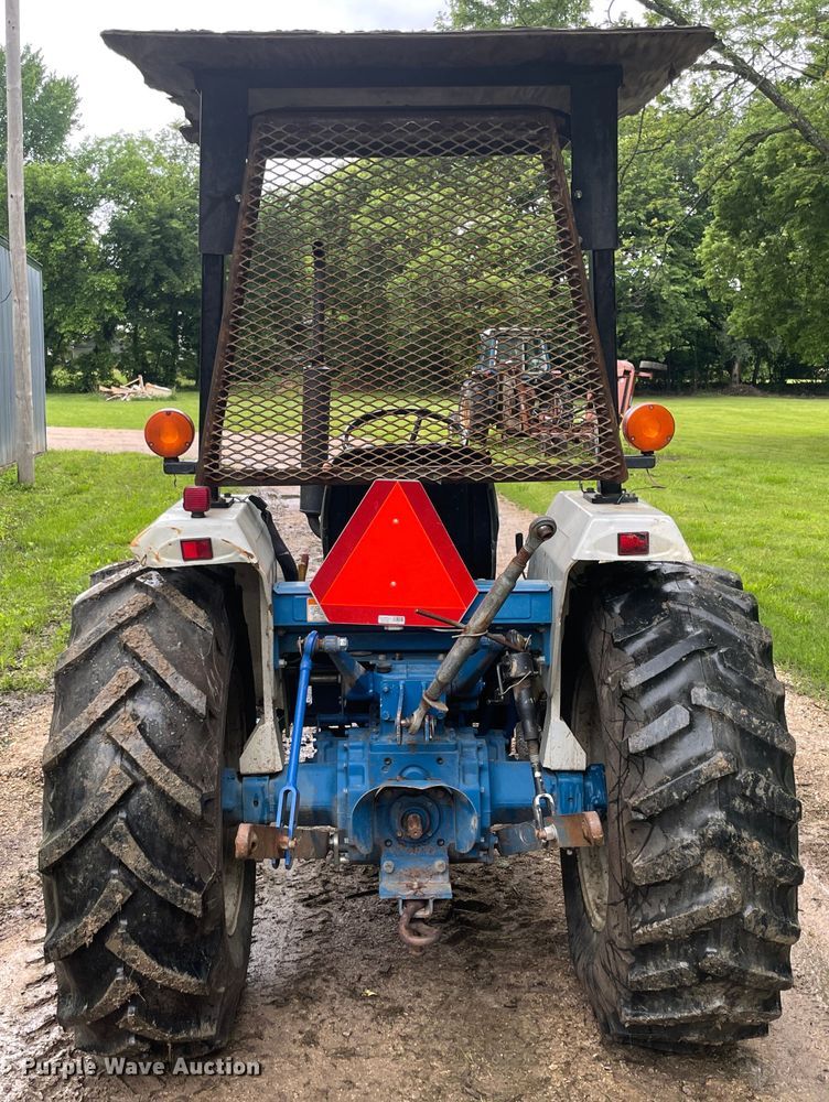 image for item IC9382 New Holland 1920  MFWD tractor