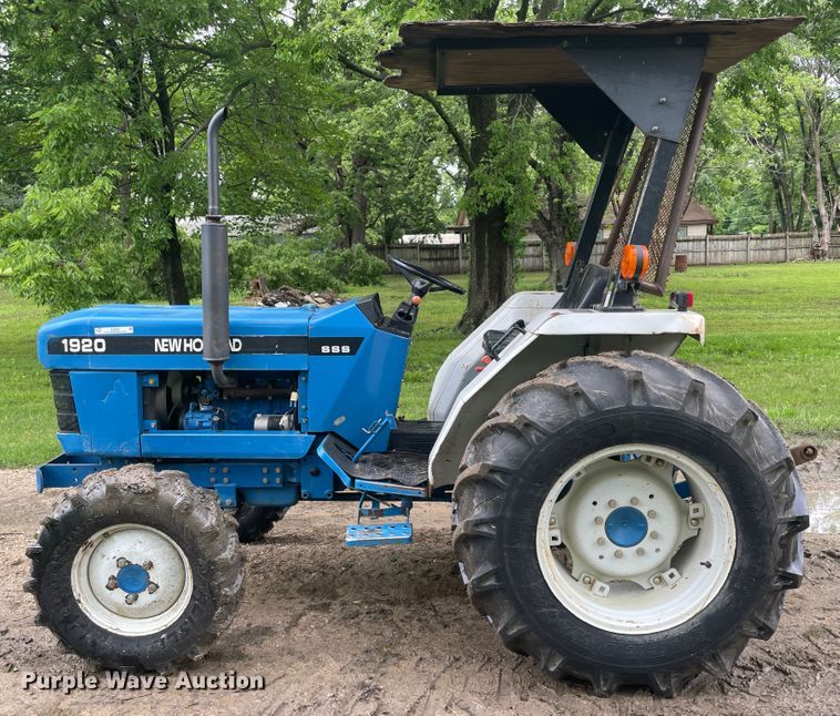 image for item IC9382 New Holland 1920  MFWD tractor