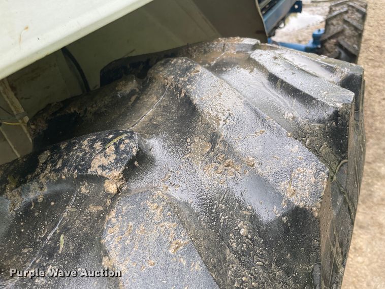 image for item IC9382 New Holland 1920  MFWD tractor