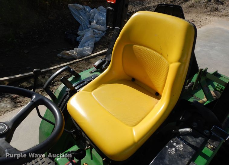 image for item ID9972 2002 John Deere 4115  MFWD tractor