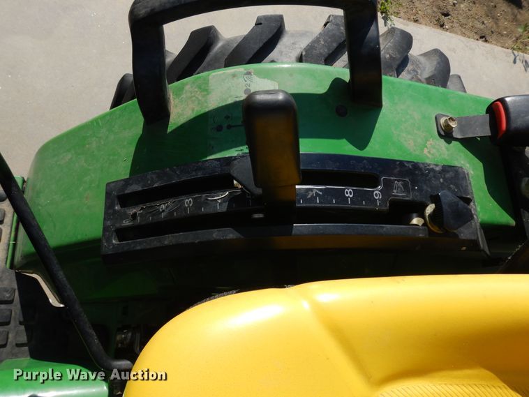 image for item ID9972 2002 John Deere 4115  MFWD tractor