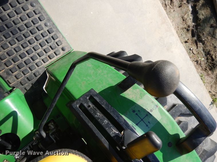 image for item ID9972 2002 John Deere 4115  MFWD tractor