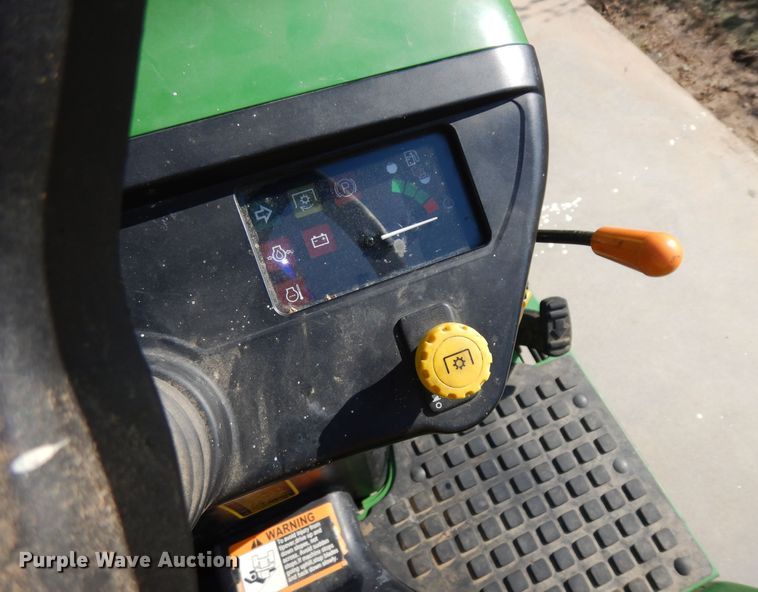 image for item ID9972 2002 John Deere 4115  MFWD tractor