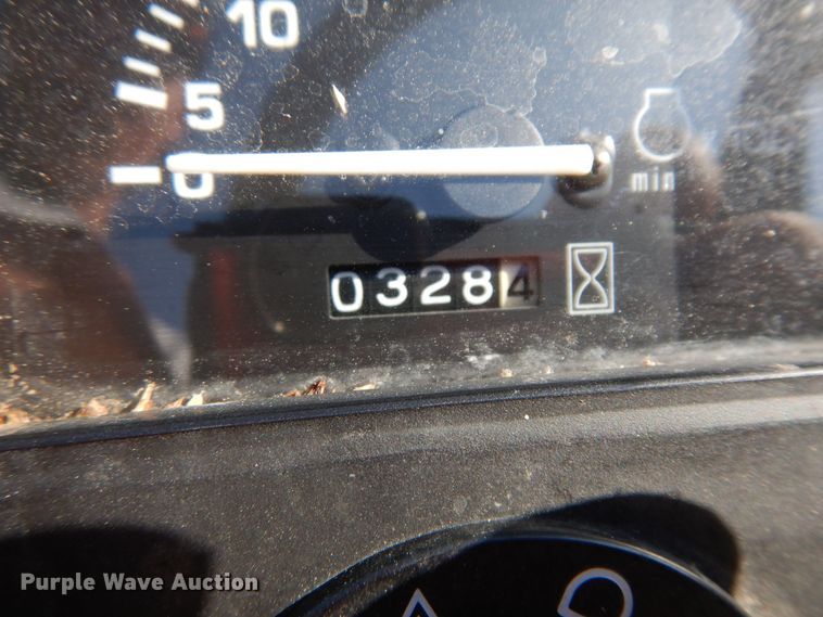 image for item ID9972 2002 John Deere 4115  MFWD tractor