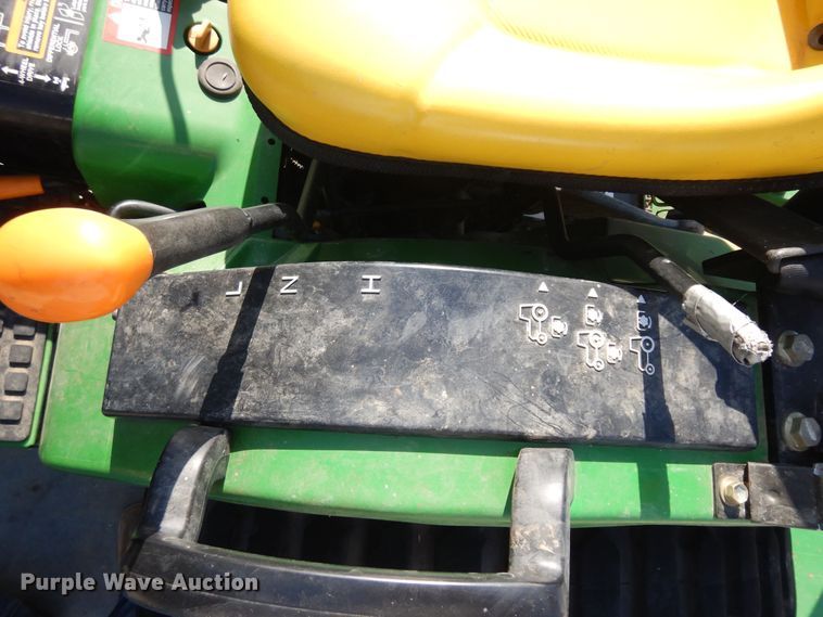 image for item ID9972 2002 John Deere 4115  MFWD tractor