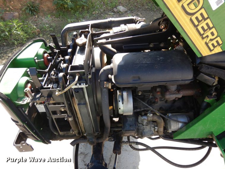 image for item ID9972 2002 John Deere 4115  MFWD tractor