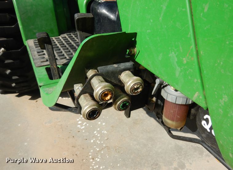 image for item ID9972 2002 John Deere 4115  MFWD tractor