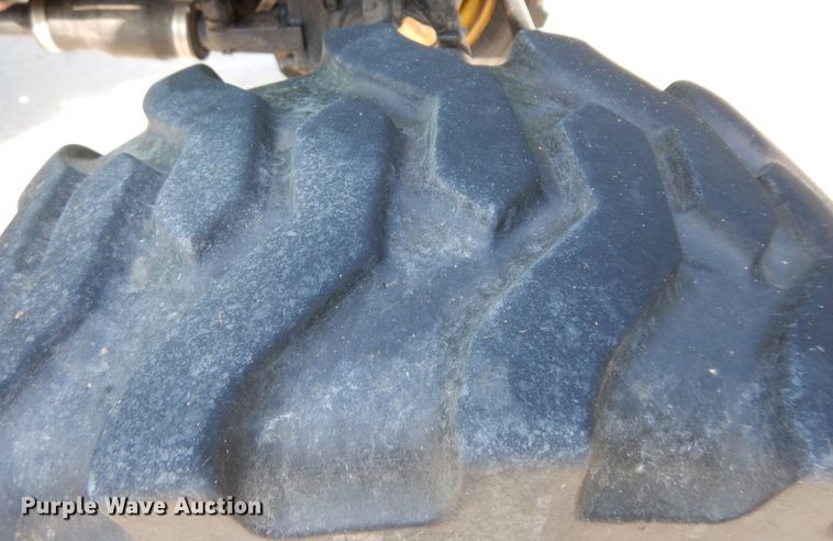 image for item ID9972 2002 John Deere 4115  MFWD tractor