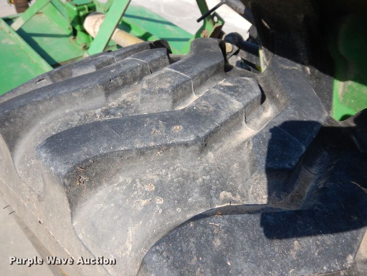 image for item ID9972 2002 John Deere 4115  MFWD tractor