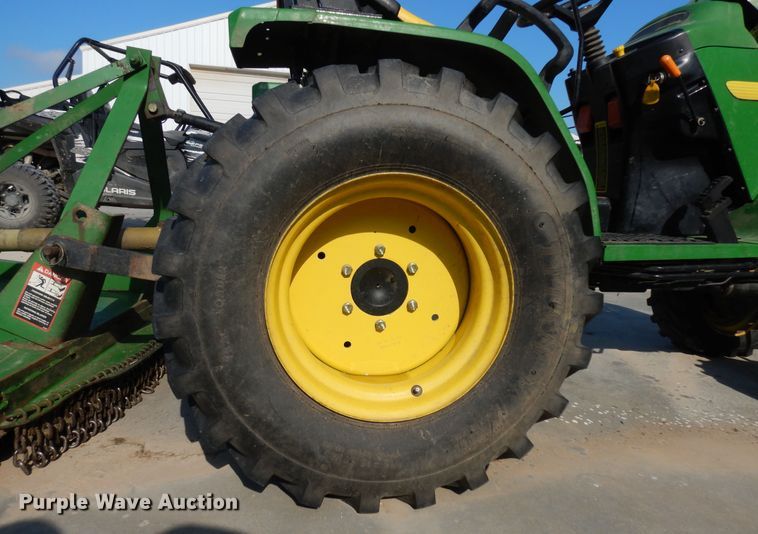image for item ID9972 2002 John Deere 4115  MFWD tractor