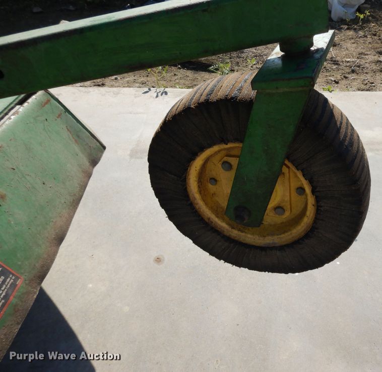 image for item ID9972 2002 John Deere 4115  MFWD tractor