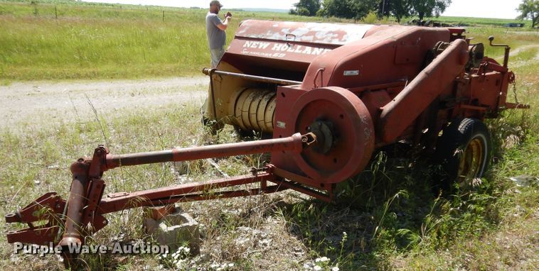 image for item ID9981 New Holland Super Hayliner 69  small square baler