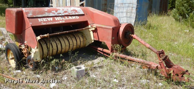 image for item ID9981 New Holland Super Hayliner 69  small square baler