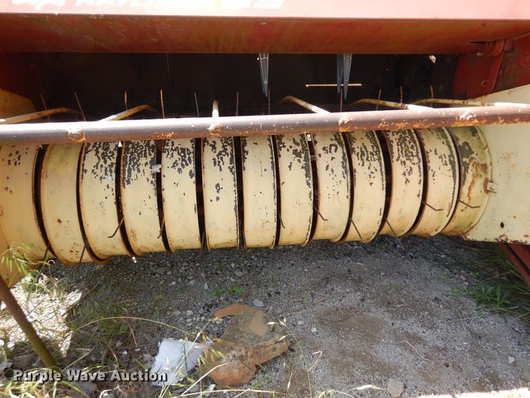 image for item ID9981 New Holland Super Hayliner 69  small square baler