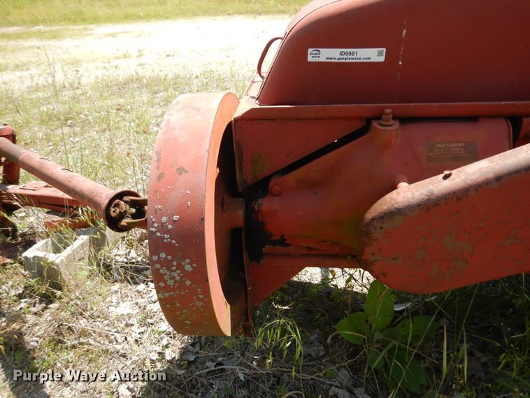 image for item ID9981 New Holland Super Hayliner 69  small square baler