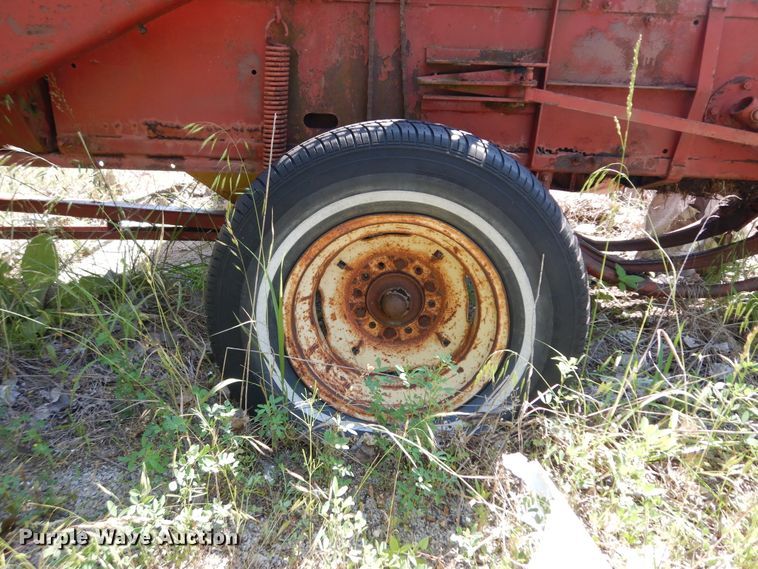 image for item ID9981 New Holland Super Hayliner 69  small square baler