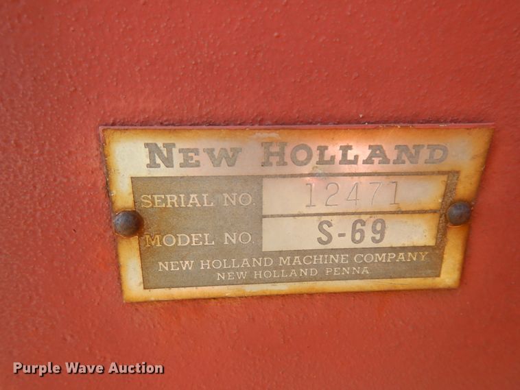 image for item ID9981 New Holland Super Hayliner 69  small square baler