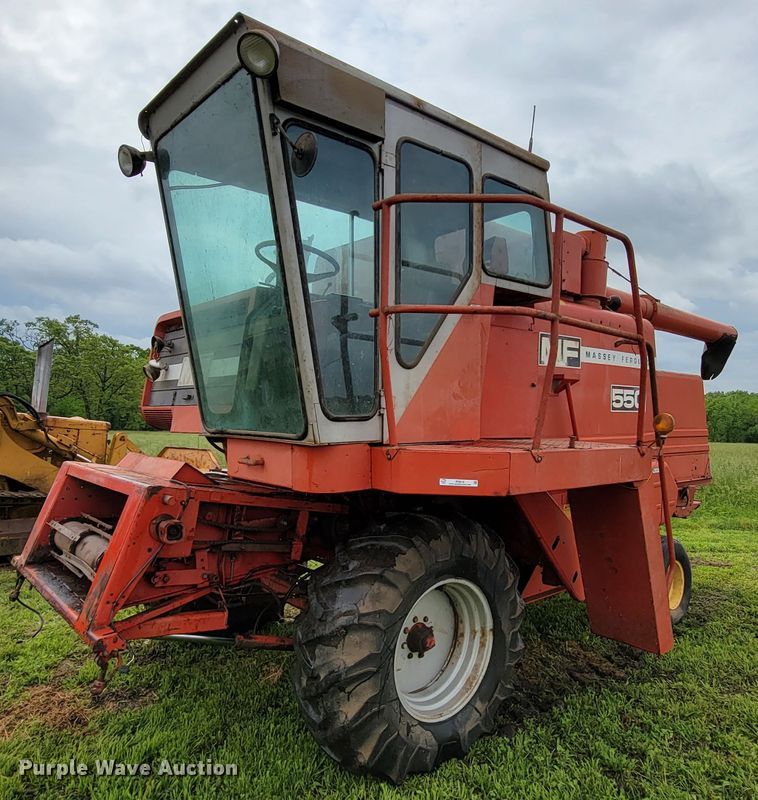 image for item IF9818 Massey Ferguson 550  combine