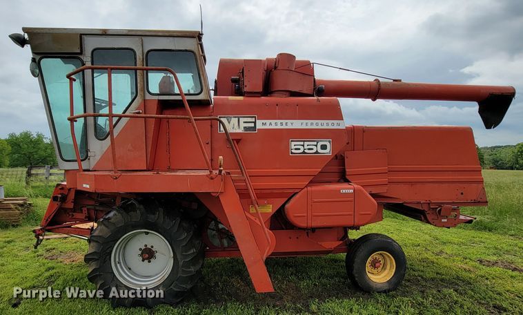 image for item IF9818 Massey Ferguson 550  combine