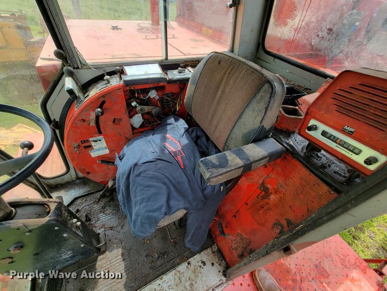 image for item IF9818 Massey Ferguson 550  combine