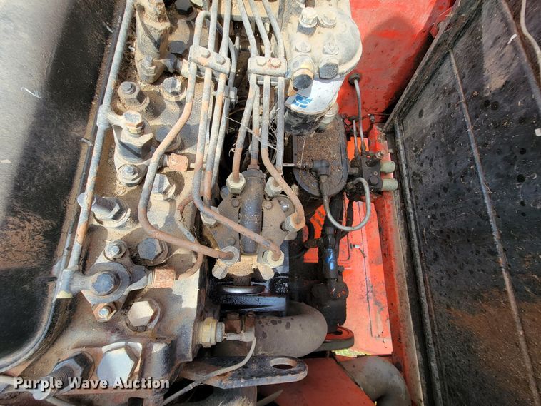 image for item IF9818 Massey Ferguson 550  combine