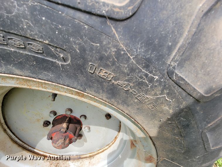 image for item IF9818 Massey Ferguson 550  combine