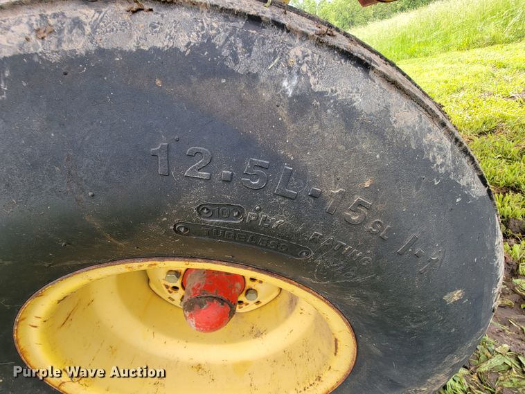 image for item IF9818 Massey Ferguson 550  combine