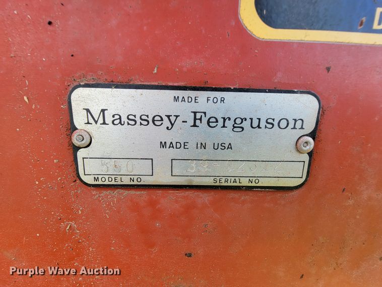 image for item IF9818 Massey Ferguson 550  combine