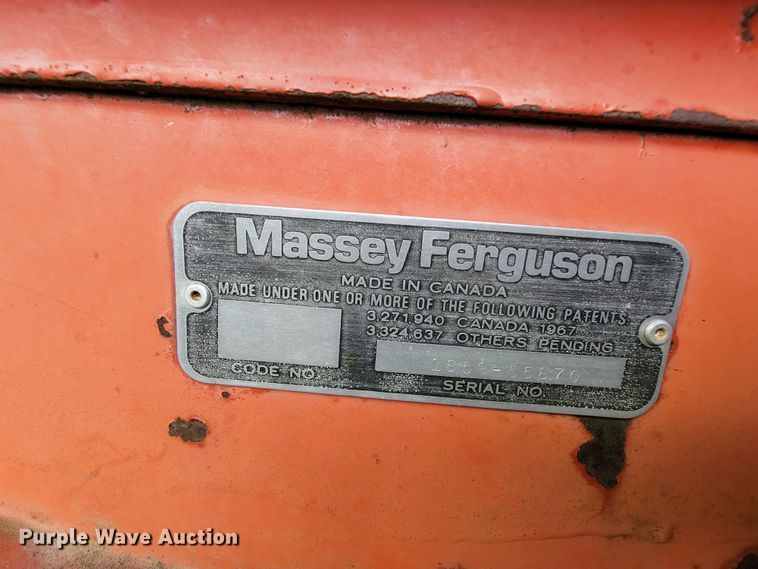 image for item IF9818 Massey Ferguson 550  combine