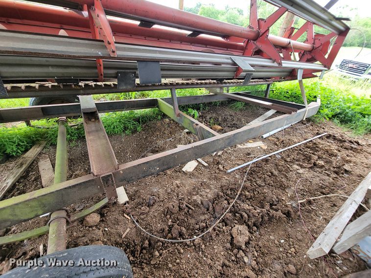 image for item IF9818 Massey Ferguson 550  combine