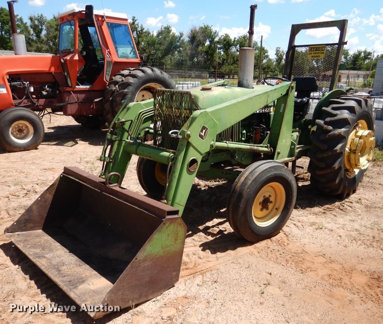 image for item IJ9378 John Deere 2040  tractor