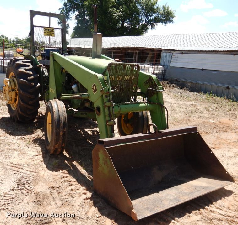 image for item IJ9378 John Deere 2040  tractor