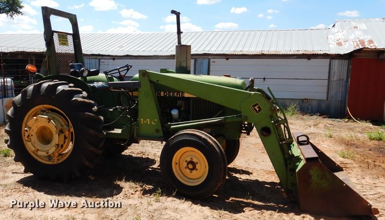 image for item IJ9378 John Deere 2040  tractor