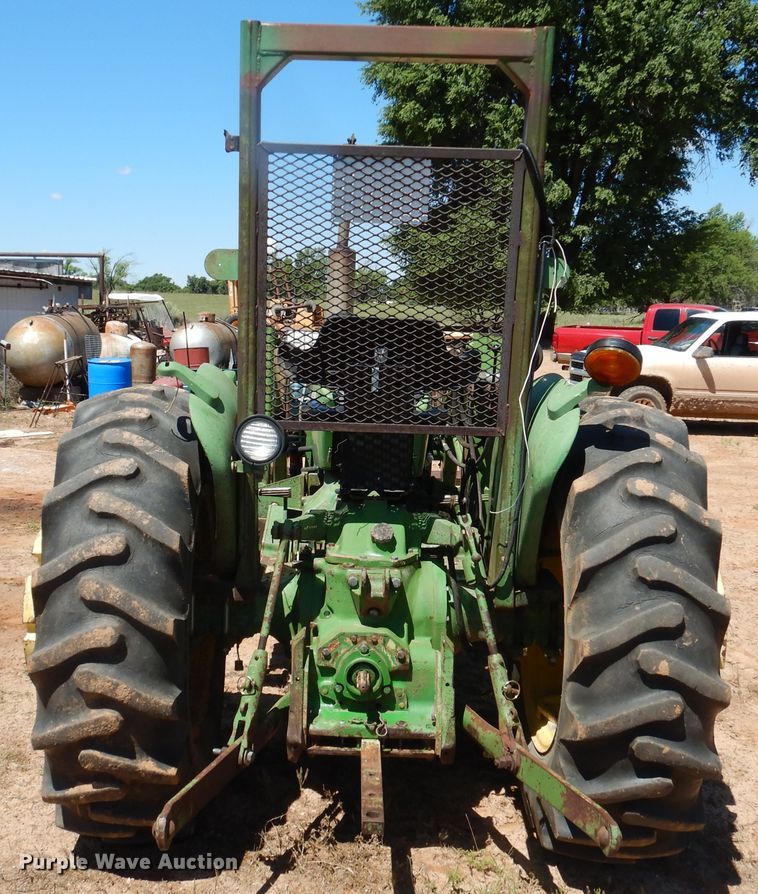 image for item IJ9378 John Deere 2040  tractor