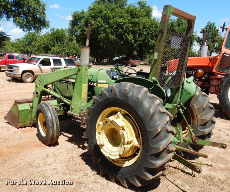 image for item IJ9378 John Deere 2040  tractor