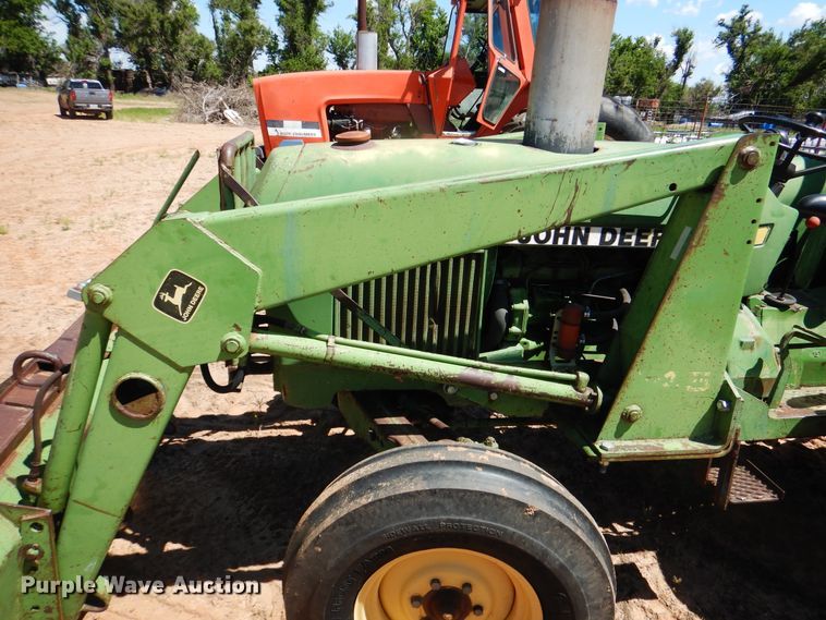 image for item IJ9378 John Deere 2040  tractor