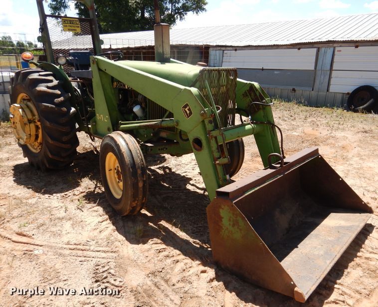 image for item IJ9378 John Deere 2040  tractor