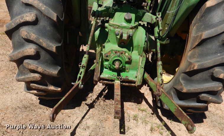 image for item IJ9378 John Deere 2040  tractor