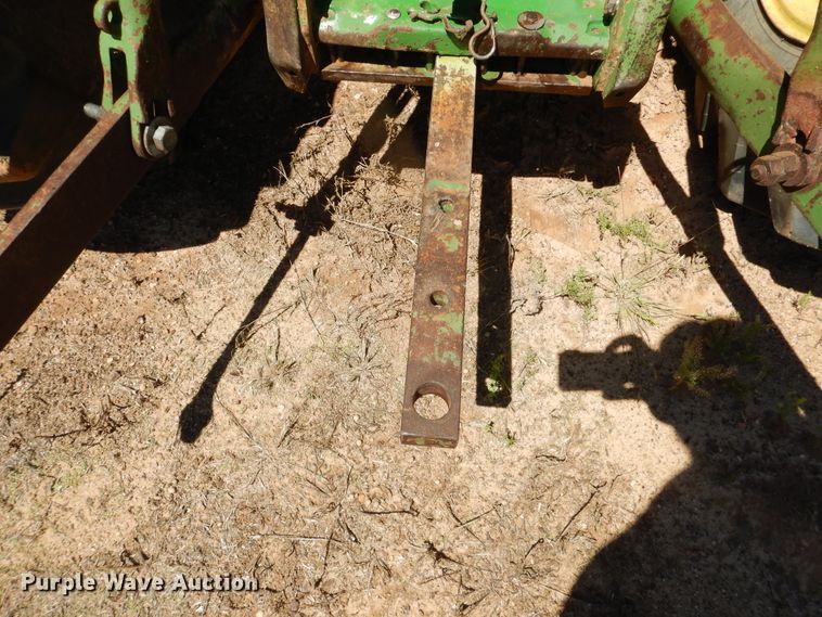 image for item IJ9378 John Deere 2040  tractor