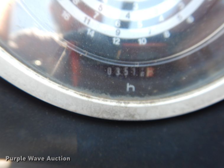 image for item IJ9378 John Deere 2040  tractor