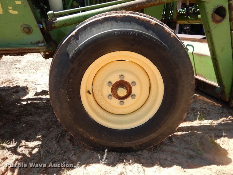 image for item IJ9378 John Deere 2040  tractor