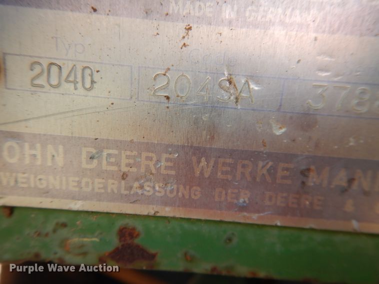 image for item IJ9378 John Deere 2040  tractor