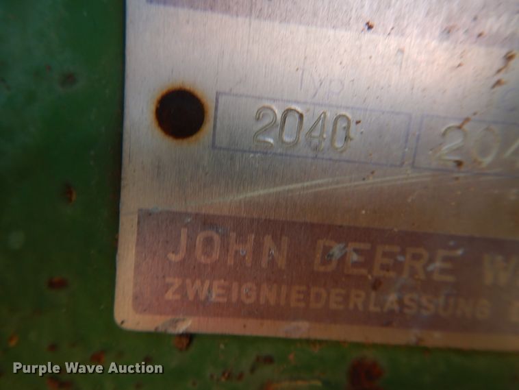 image for item IJ9378 John Deere 2040  tractor