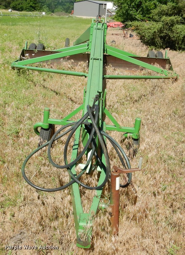image for item IJ9391 John Deere  land leveler