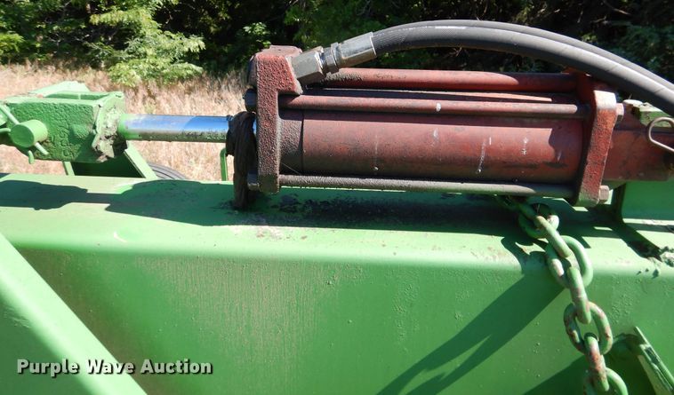 image for item IJ9391 John Deere  land leveler