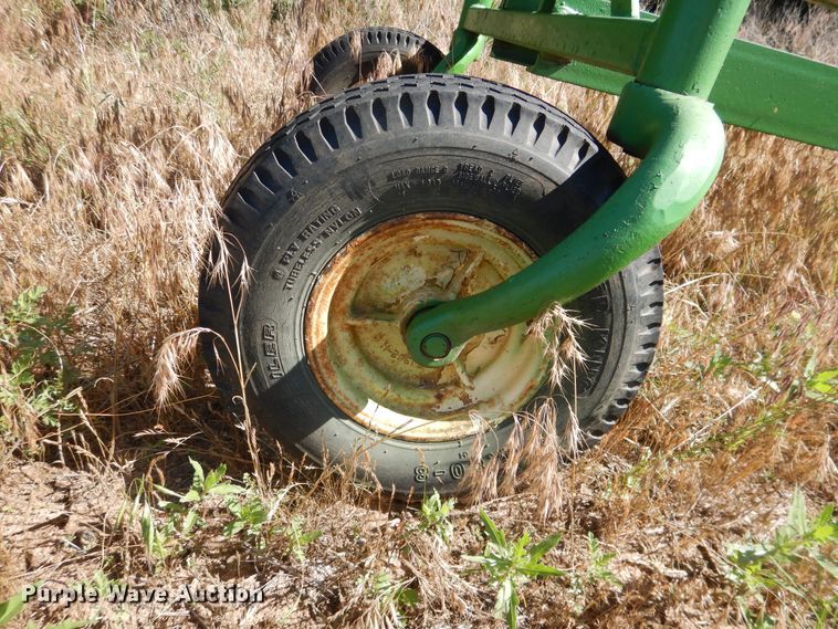 image for item IJ9391 John Deere  land leveler